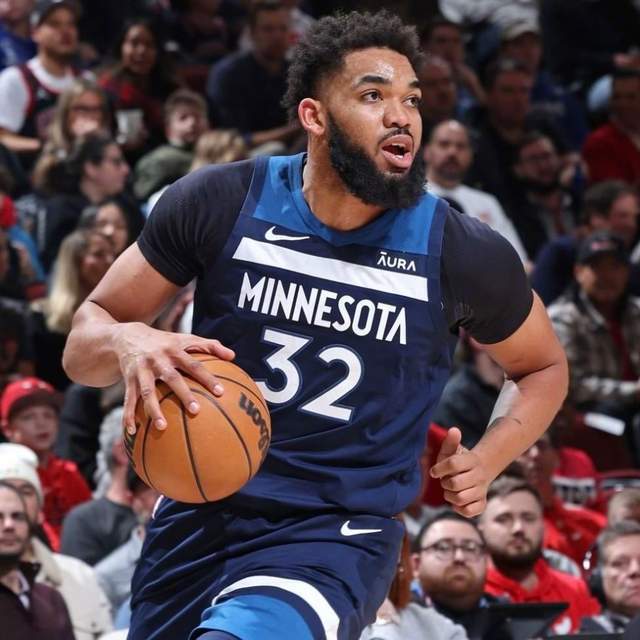 NBA 季后赛尼克斯 4-2 淘汰活塞晋级第二轮，对手是凯尔特人且无主场优势