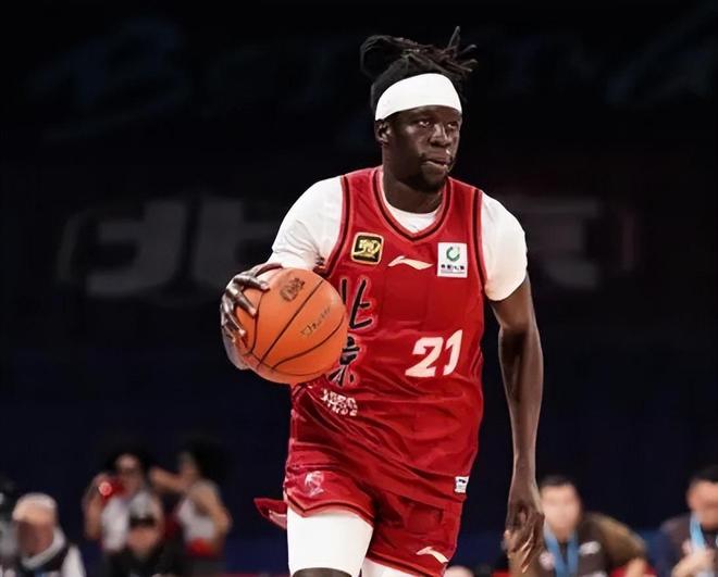 CBA 季后赛半决赛 G3：北京 3-0 晋级总决赛，三人满分表现成关键