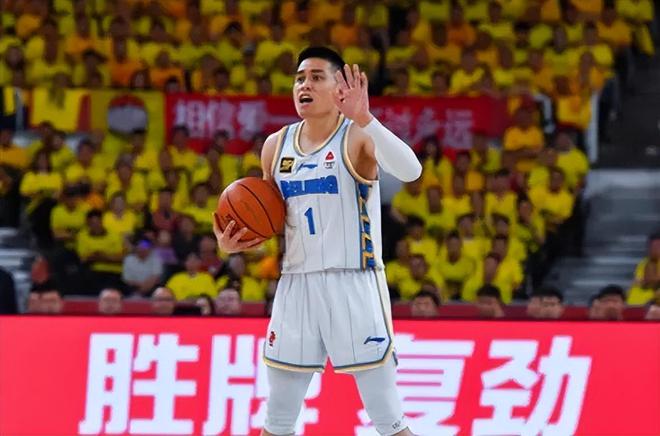 CBA 季后赛半决赛 G3：北京 3-0 晋级总决赛，三人满分表现成关键