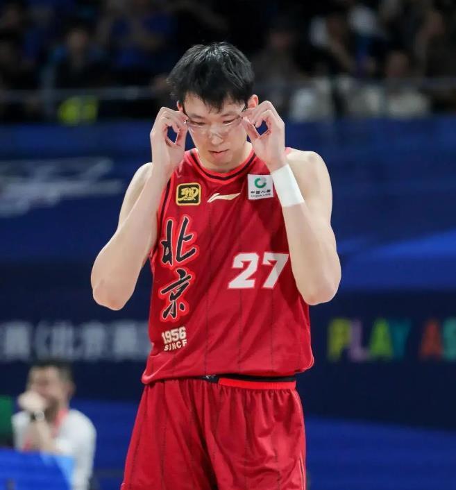 5月2日CBA季后赛半决赛：北京3-0横扫山西，周琦杰曼表现出色