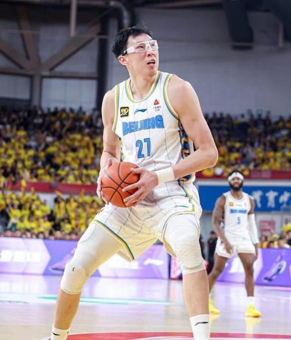 5月2日CBA季后赛半决赛：北京3-0横扫山西，周琦杰曼表现出色