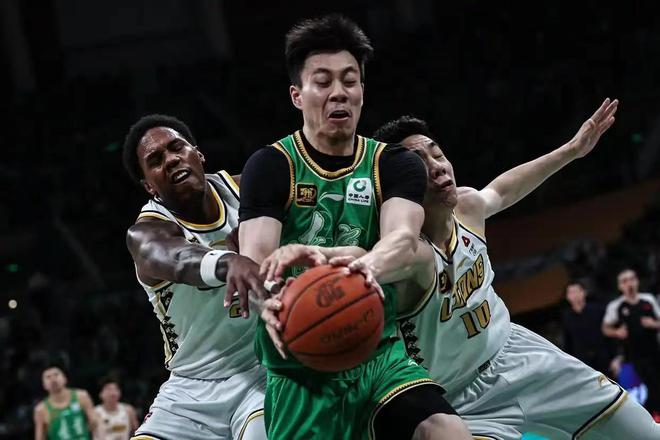 CBA 季后赛半决赛 G3：辽宁队 0-3 被淘汰，冲四连冠梦碎