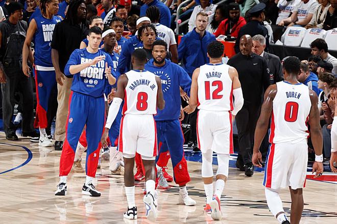 NBA 季后赛：尼克斯布伦森绝杀活塞，比斯利表现出色引关注