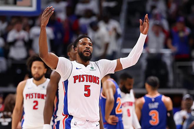 NBA 季后赛：尼克斯布伦森绝杀活塞，比斯利表现出色引关注
