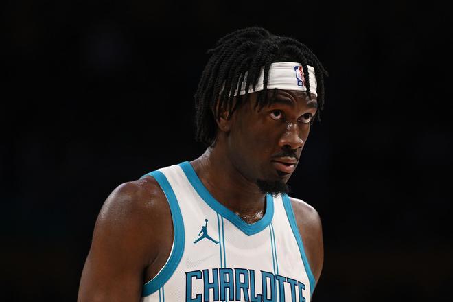 ESPN名记谈湖人：被淘汰短板在前场，曾欲交易戴维斯换东契奇并引进马克-威廉姆斯