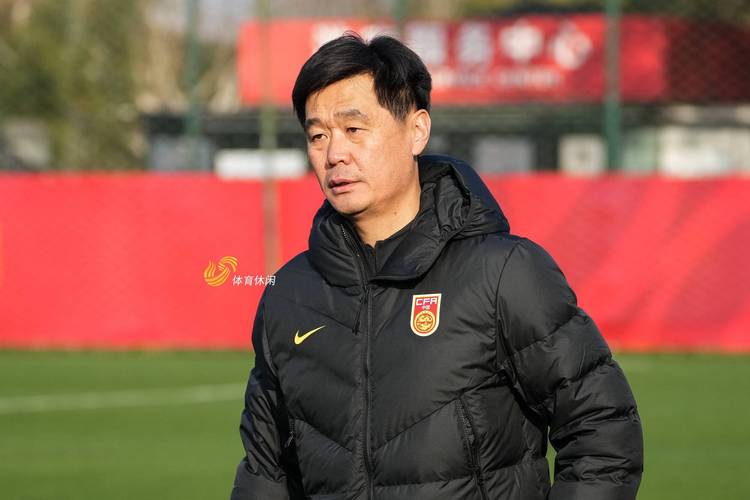 中超保级关键战！10轮不胜的李霄鹏能否稳住帅位？谢晖紧盯三分