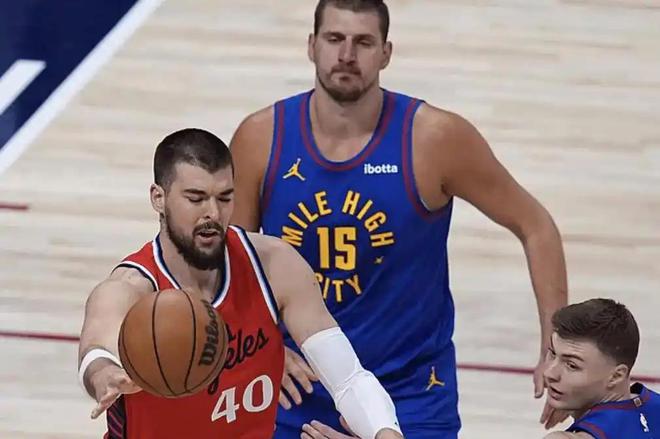 NBA季后赛西部首轮G7：快船负掘金，哈登关键战软脚再成笑谈