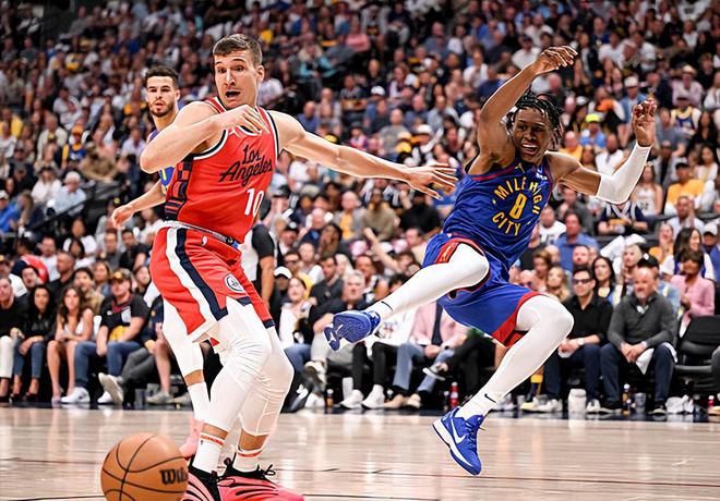 NBA 季后赛：掘金主场胜快船晋级，博格丹诺维奇表现回暖仍存失误