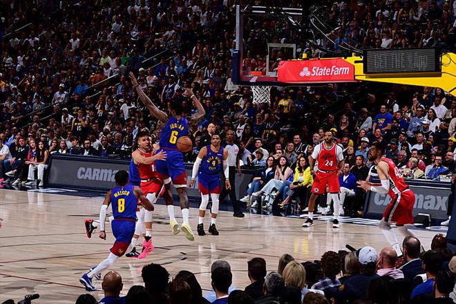 NBA 季后赛：掘金主场胜快船晋级，博格丹诺维奇表现回暖仍存失误
