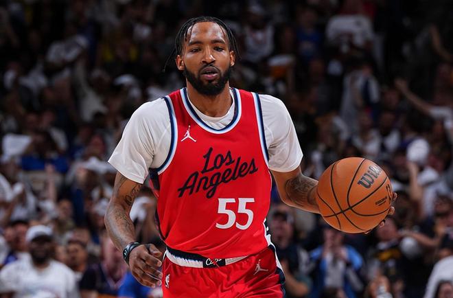 NBA季后赛掘金胜快船晋级，小德里克-琼斯表现可圈可点