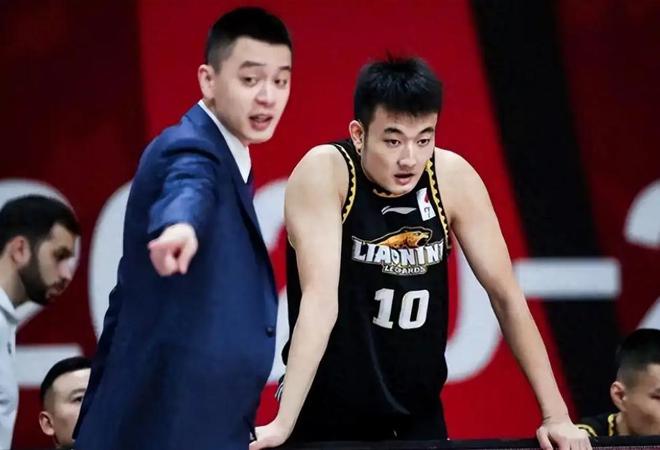 辽宁男篮锋线大将丛明晨因伤病无奈退役，球迷深感意外