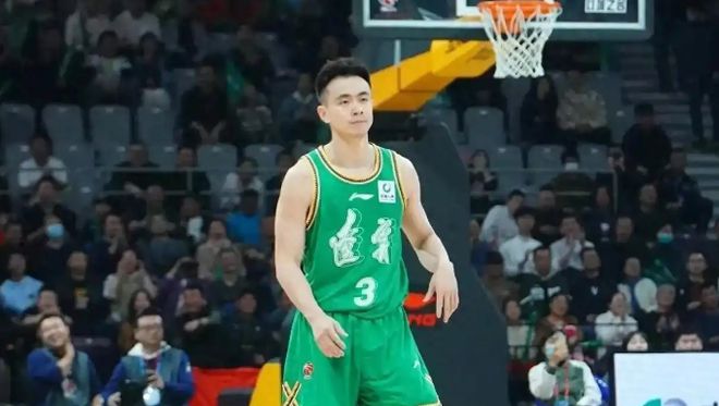 辽宁男篮与广厦男篮系列赛结束闹剧仍在继续，椅子风波引关注