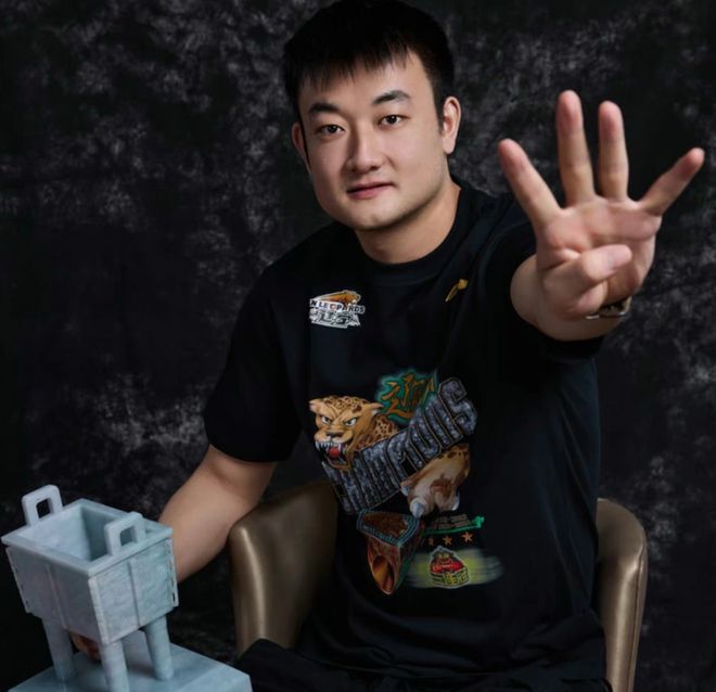 辽宁男篮丛明晨深夜官宣退役，10 赛季生涯助队夺四冠