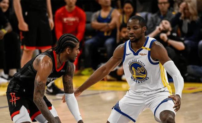 NBA 季后赛首轮抢七：勇士 103-89 击败火箭晋级，希尔德库里巴特勒高光