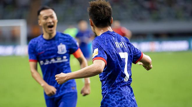 中超1/3赛程战罢争冠格局初现，成都蓉城惊艳表现引关注