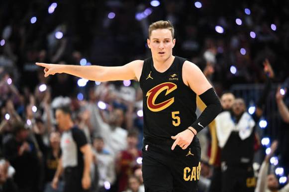 NBA东部半决赛：步行者胜骑士先拔头筹，萨姆-梅里尔表现失望