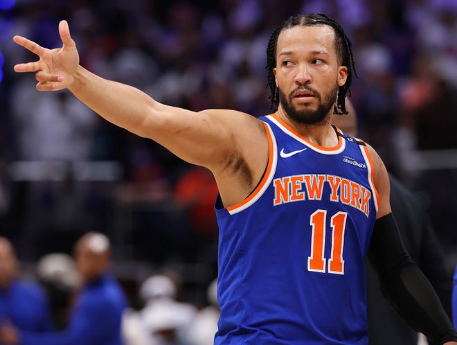 NBA季后赛首轮激战落幕，多组对决精彩纷呈，最佳球员悬念几何？