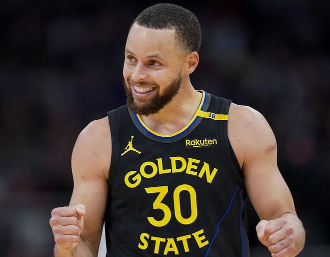 NBA季后赛首轮激战落幕，多组对决精彩纷呈，最佳球员悬念几何？