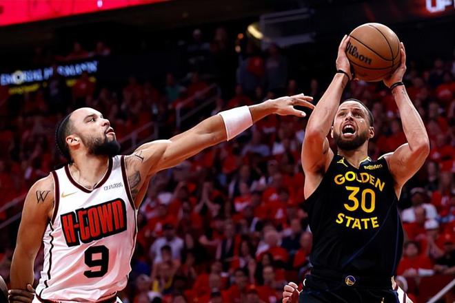 NBA 季后赛：金州勇士胜休斯顿火箭晋级，库里表现引关注