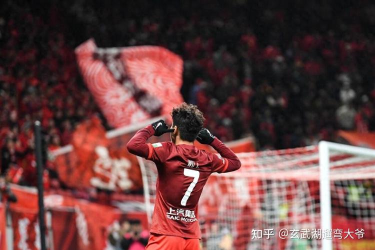 5月5日中超第11轮：上海海港客场2-0胜武汉三镇，维塔尔爆发首开纪录