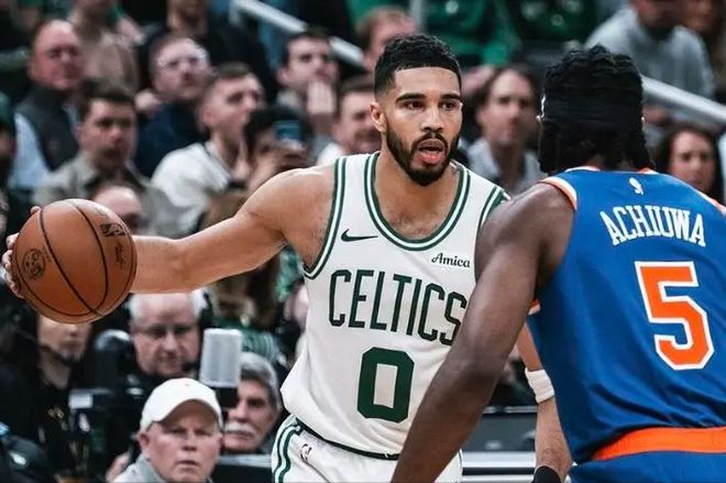 NBA季后赛东部第二轮：尼克斯108-105逆转险胜凯尔特人，大比分1-0领先