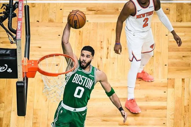 NBA季后赛东部第二轮：尼克斯108-105逆转险胜凯尔特人，大比分1-0领先