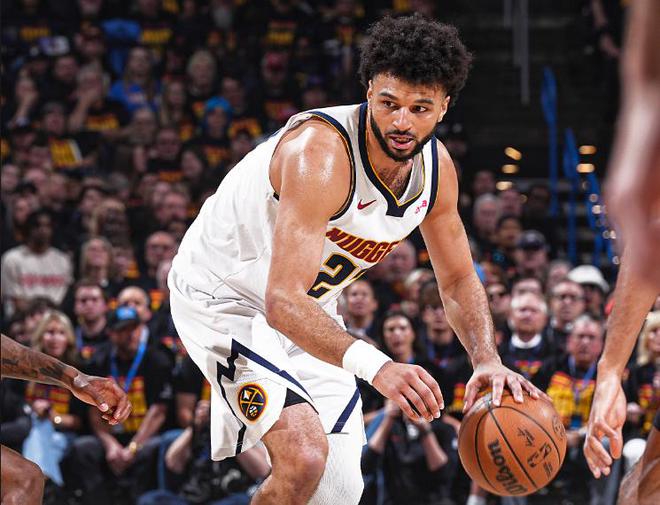 NBA 常规赛收官掘金困境逆转，西部半决赛首战再下一城迎开门红