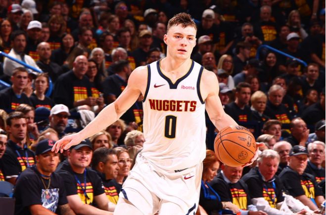 NBA西部半决赛：掘金阿隆-戈登三分绝杀，布劳恩发挥出色获两双