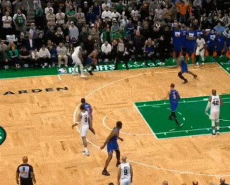 疯了！绿凯狂扔60记三分仅15中主场惜败尼克斯0-1落后