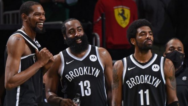 NBA球员转会常见，部分交易影响大，如利拉德交易后续连锁反应