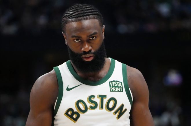 NBA球员转会常见，部分交易影响大，如利拉德交易后续连锁反应