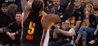 NBA 季后赛东西部半决赛激战正酣，掘金绝杀引关注，系列赛形势受热议