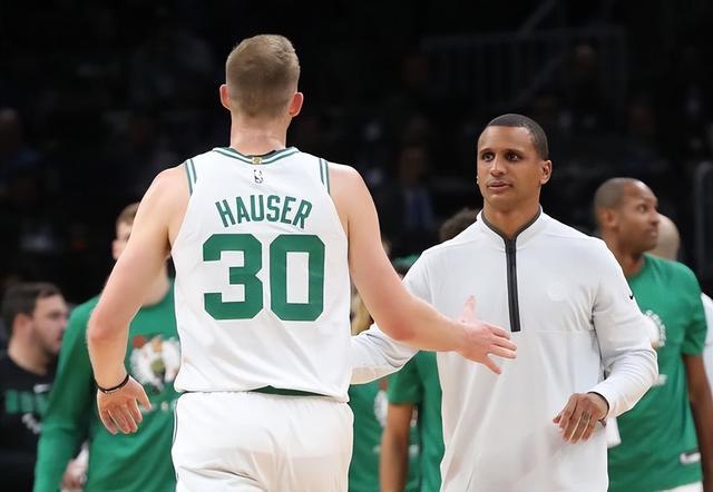 NBA东部半决赛G1：尼克斯惊天翻盘，凯尔特人萨姆-豪瑟表现糟糕