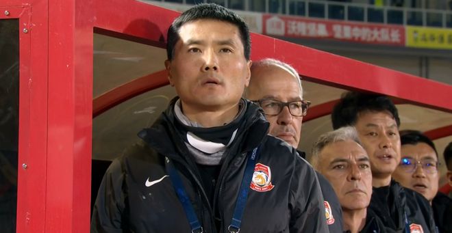 中超第11轮青岛西海岸主场0-0平深圳新鹏城，何小珂零登场引关注