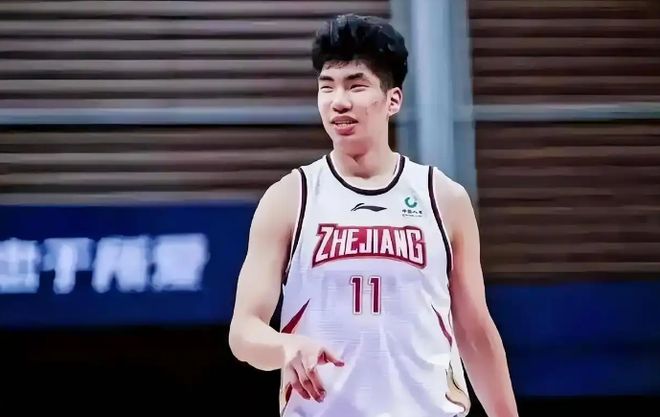 即将到来休赛期浙江男篮多名球员合同到期，余嘉豪续约情况引关注