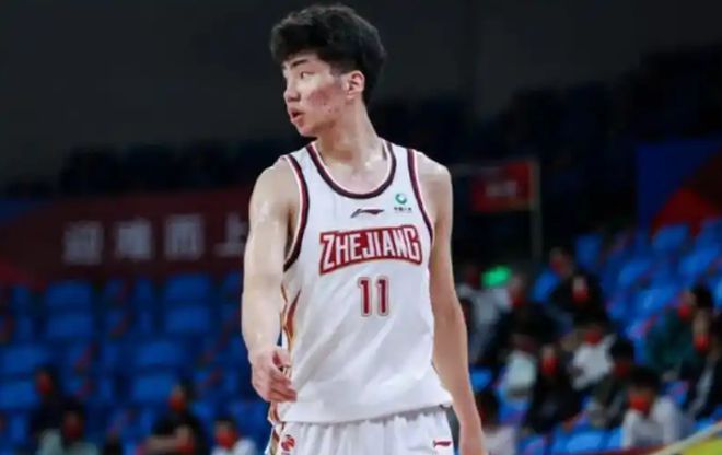 即将到来休赛期浙江男篮多名球员合同到期，余嘉豪续约情况引关注