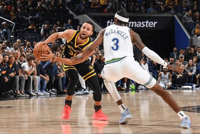 今年NBA季后赛次轮堪称神仙打架，各队皆有冲击总冠军实力