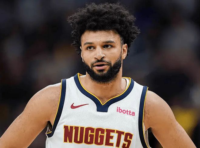 NBA季后赛掘金队困境中约基奇如蝙蝠侠，谁是那罗宾？穆雷曾是热门