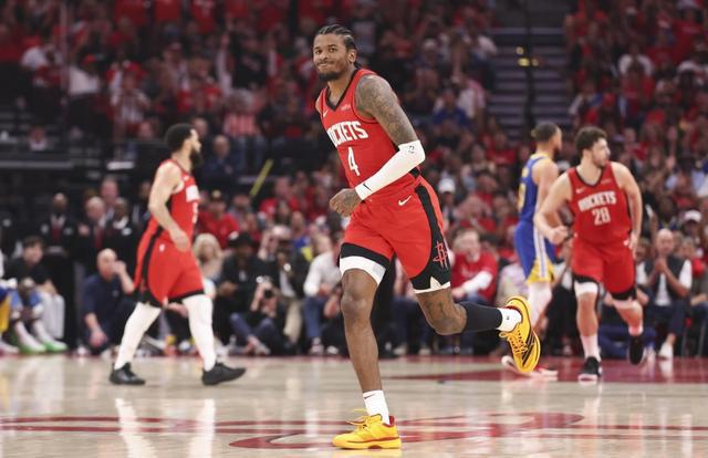 2025年NBA季后赛首轮：五大球星表现低于预期，下赛季何去何从？
