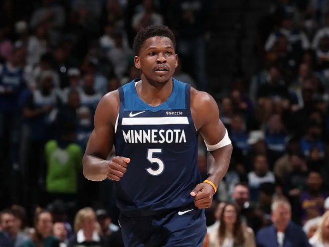 5月7日NBA西部季后赛勇士与森林狼G1：库里伤退战局变幻