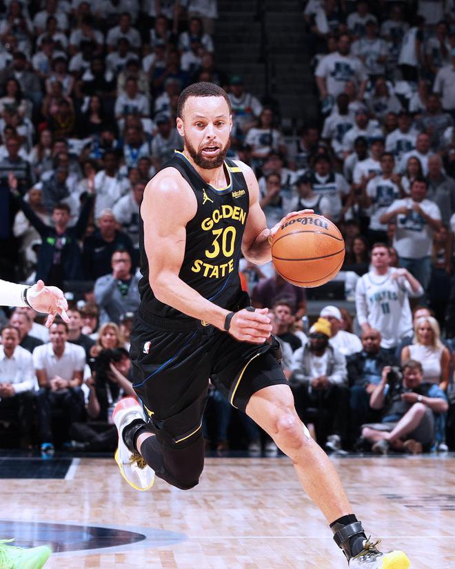 NBA 季后赛勇士 VS 森林狼半决赛 G1：精彩对决一触即发