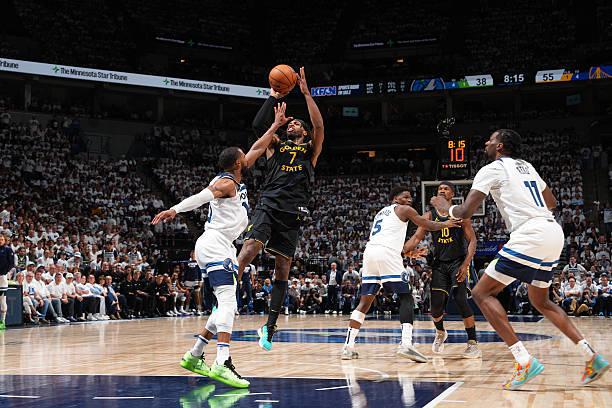 NBA 西部半决赛 G1：金州勇士以下克上，巴迪 - 希尔德大放异彩