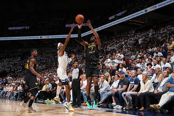 NBA 西部半决赛 G1：金州勇士以下克上，巴迪 - 希尔德大放异彩