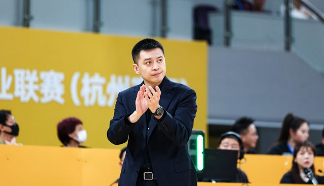 CBA总决赛：辽宁男篮现状及杨鸣马健连线谈球员竞争问题