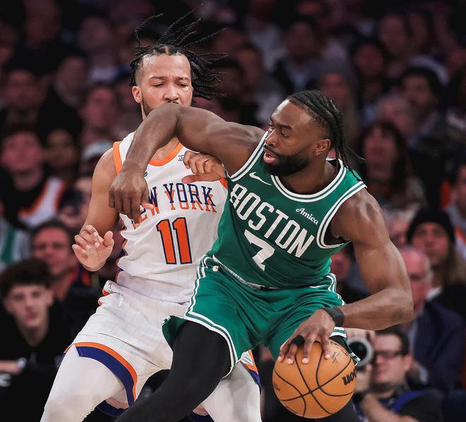NBA季后赛：凯尔特人尼克斯激战，尼克斯连续两场落后20分大逆转