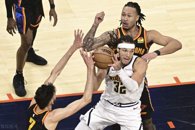 5月8日NBA季后赛雷霆主场对阵掘金，雷霆早早建立大比分领先