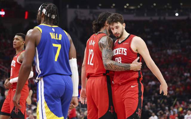 NBA季后赛激战正酣！尼克斯逆转、步行者绝杀，东西部看点十足