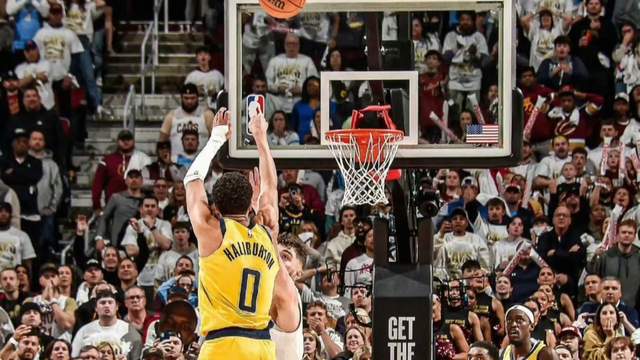 NBA季后赛激战正酣！尼克斯逆转、步行者绝杀，东西部看点十足
