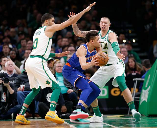NBA季后赛激战正酣！尼克斯逆转、步行者绝杀，东西部看点十足