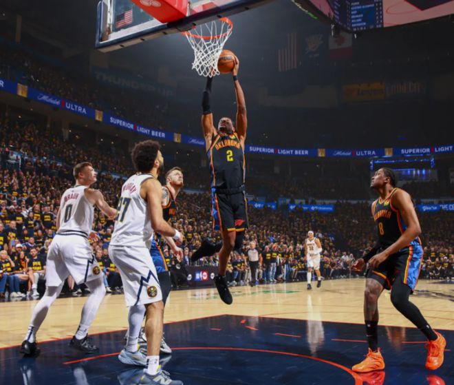 NBA 季后赛：雷霆与掘金激战，雷霆首节大比分领先占先机